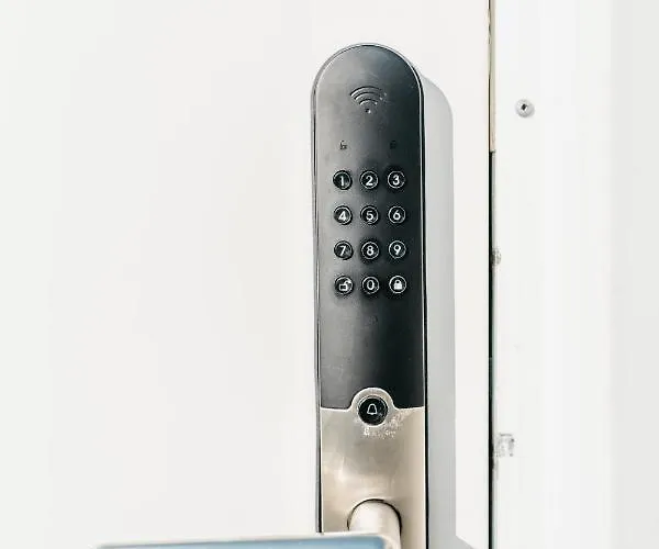 Urban - Perfect Location *