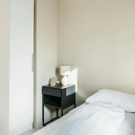 Urban - Perfect Location *